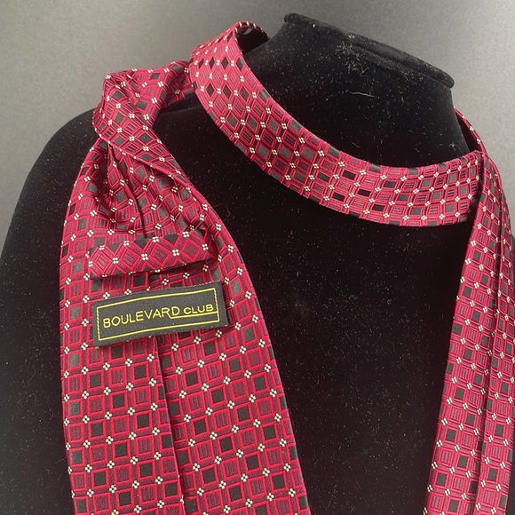 Boulevard Club Necktie - Picture 4 of 6